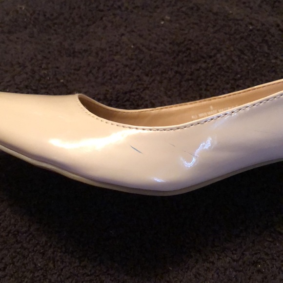 Beige kitten heel pumps - Picture 4 of 4